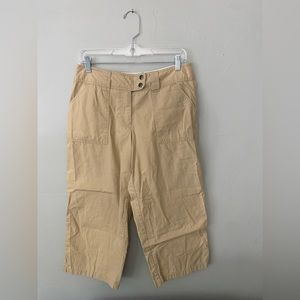 New York & Co women’s khaki capri pants size 10